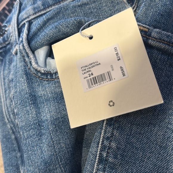 Favorite Daughter Petite Valentina Shortie Super High Rise Cigarette Jeans 24 - Picture 9 of 9